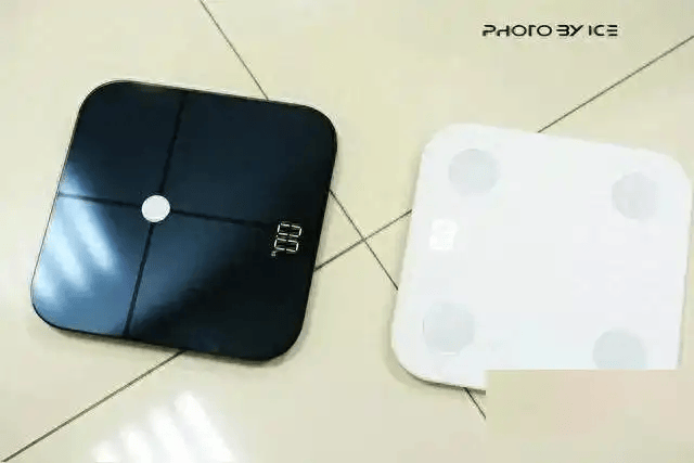 后我才发现还是乐福“光能”的好！pg模拟器看了华为和小米的体脂秤(图1)